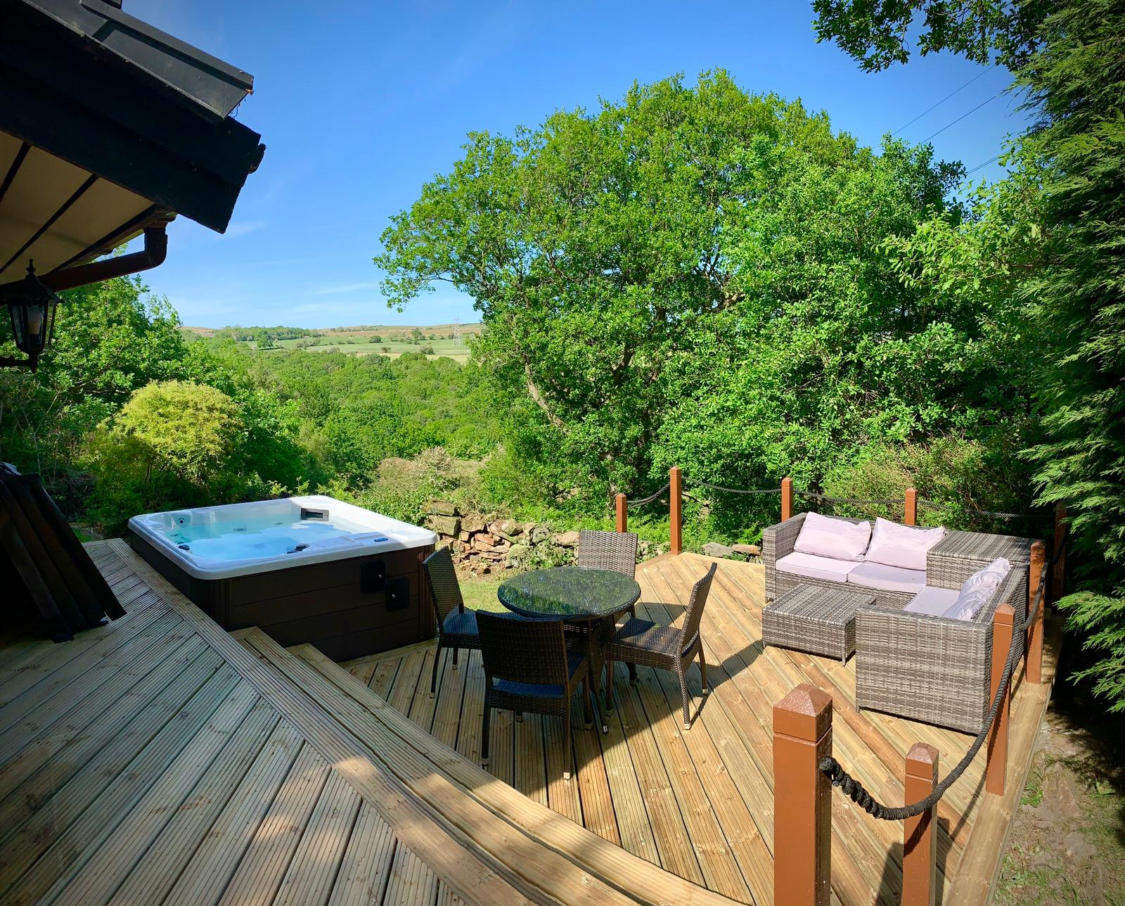 Hideaway - Perfectly nestled in the trees